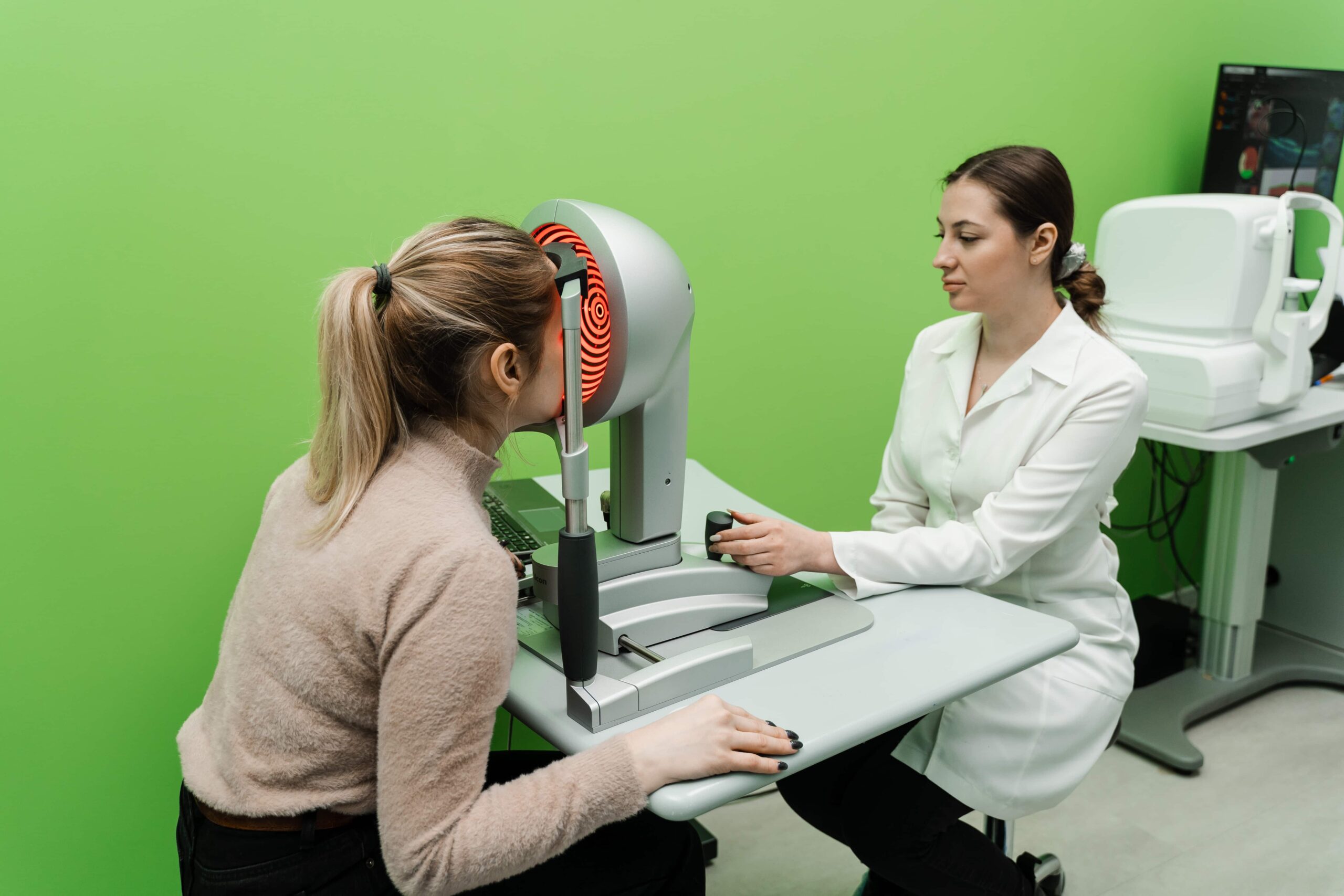 Red Eye Treatment in Florida | Call (561) 429-8753